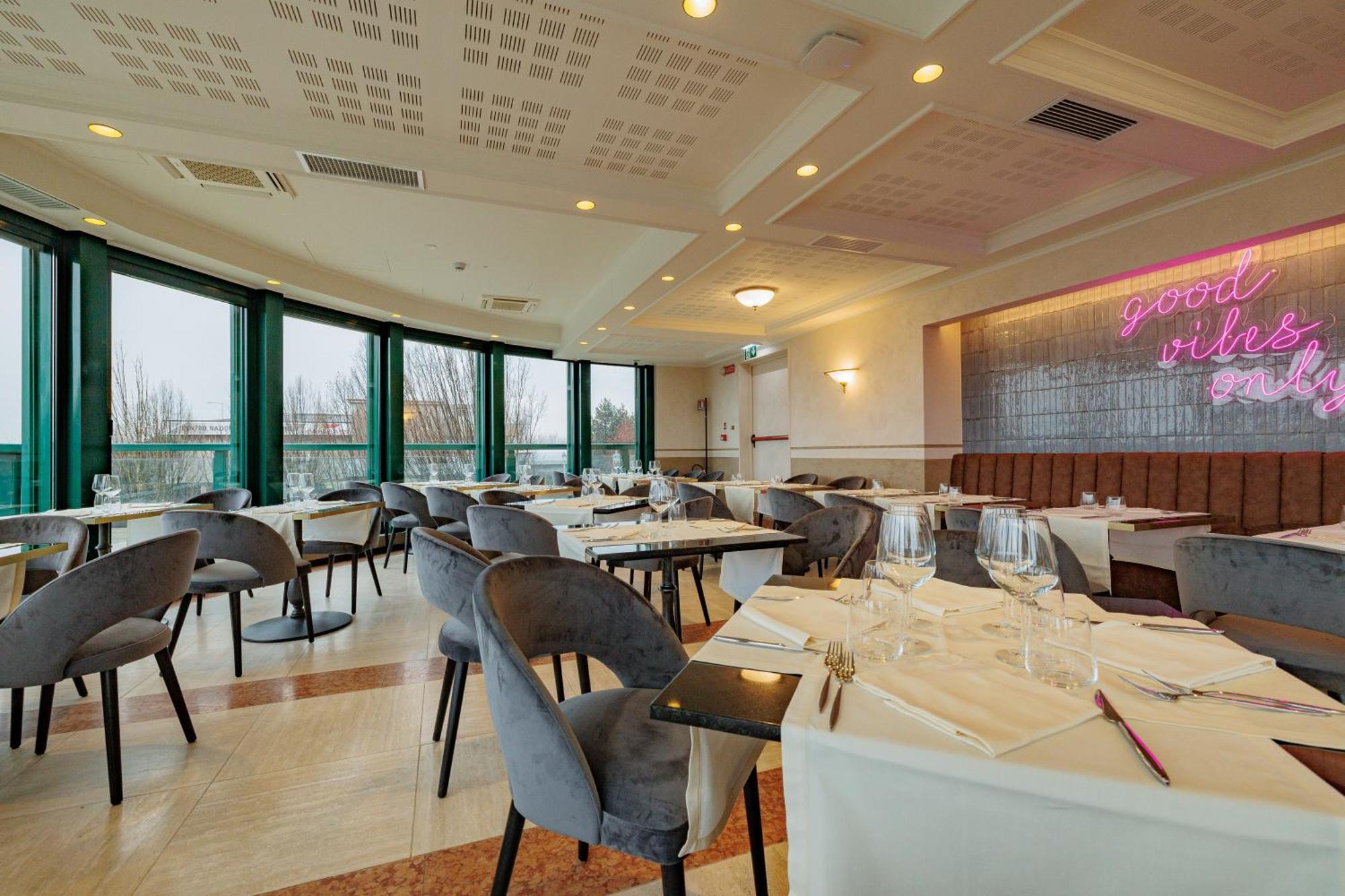 Just Hotel Saronno Eksteriør bilde