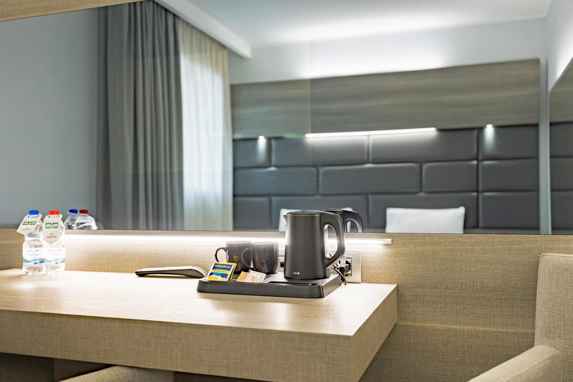 Just Hotel Saronno Eksteriør bilde