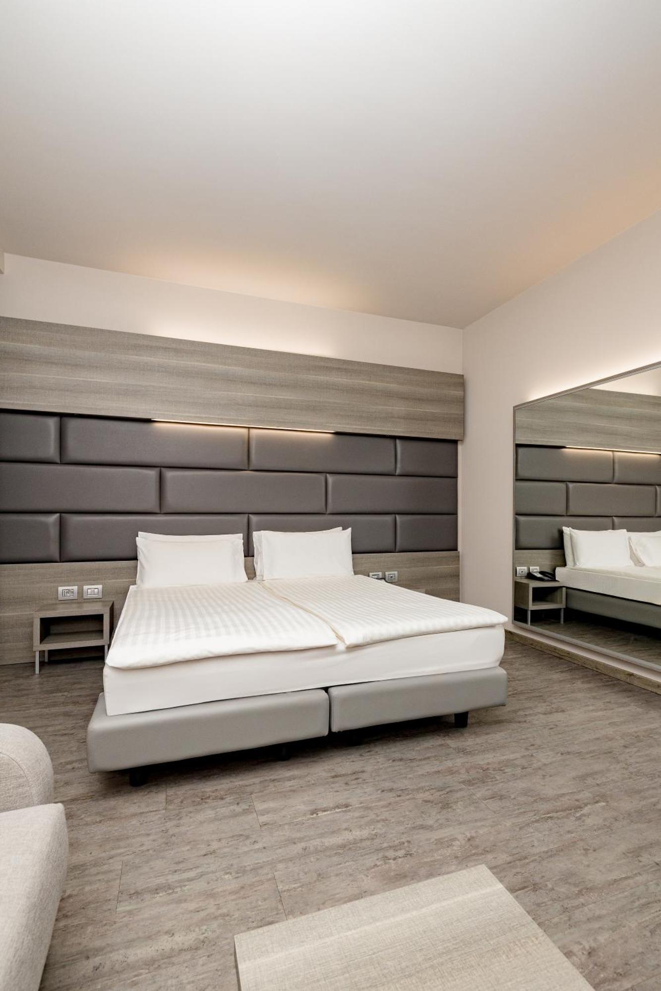 Just Hotel Saronno Eksteriør bilde