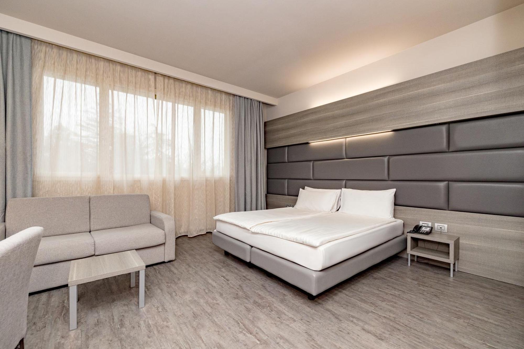 Just Hotel Saronno Eksteriør bilde