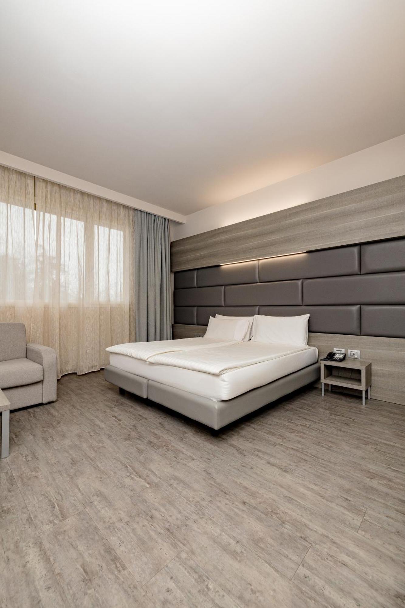 Just Hotel Saronno Eksteriør bilde